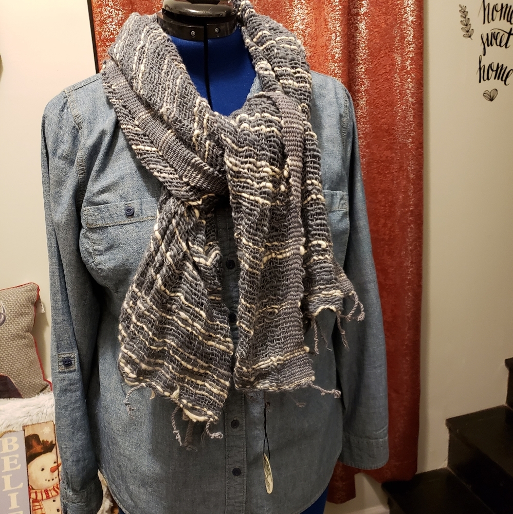 Women's scarf